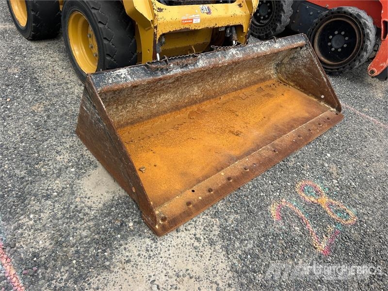 CAT 226D3 Two-Speed Skid Steer Loader Skid steer mini nakladalci
