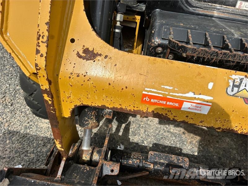 CAT 226D3 Two-Speed Skid Steer Loader Skid steer mini nakladalci