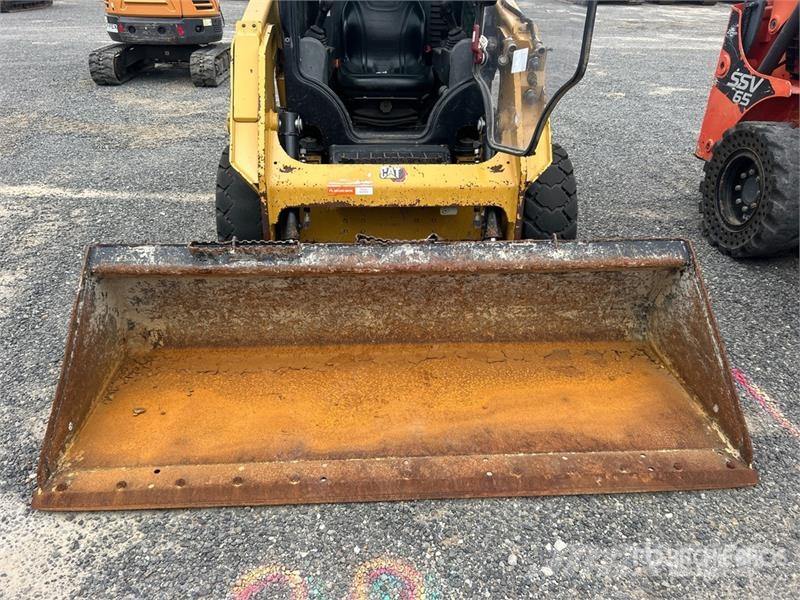 CAT 226D3 Two-Speed Skid Steer Loader Skid steer mini nakladalci