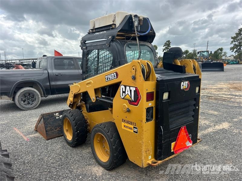 CAT 226D3 Two-Speed Skid Steer Loader Skid steer mini nakladalci