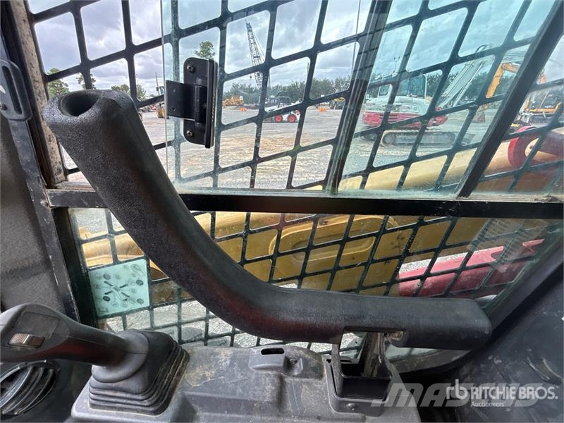 CAT 226D3 Two-Speed Skid Steer Loader Skid steer mini nakladalci