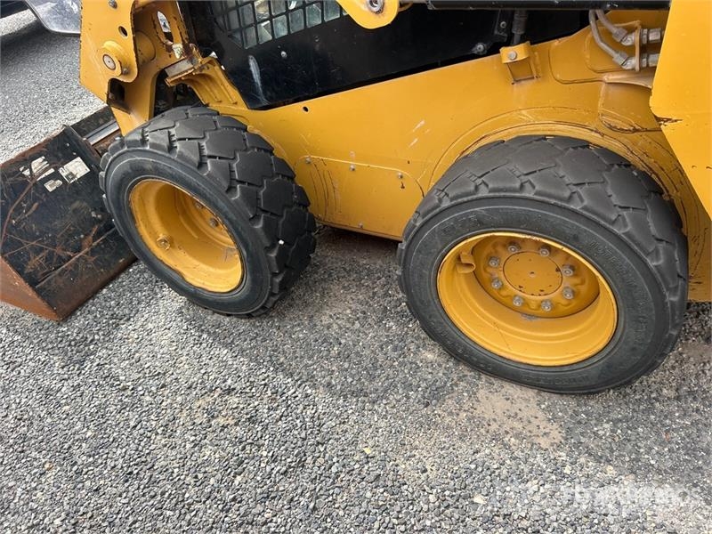 CAT 226D3 Two-Speed Skid Steer Loader Skid steer mini nakladalci