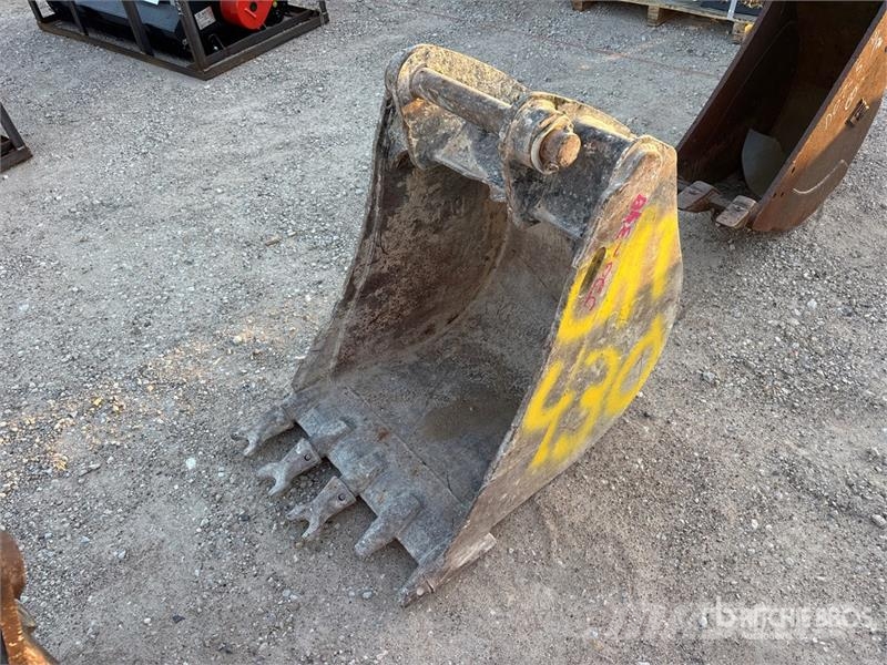 CAT 24 in Digging Backhoe Rear Bucket دلاء
