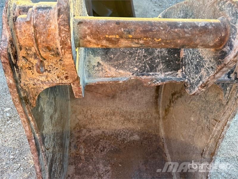 CAT 24 in Digging Backhoe Rear Bucket دلاء
