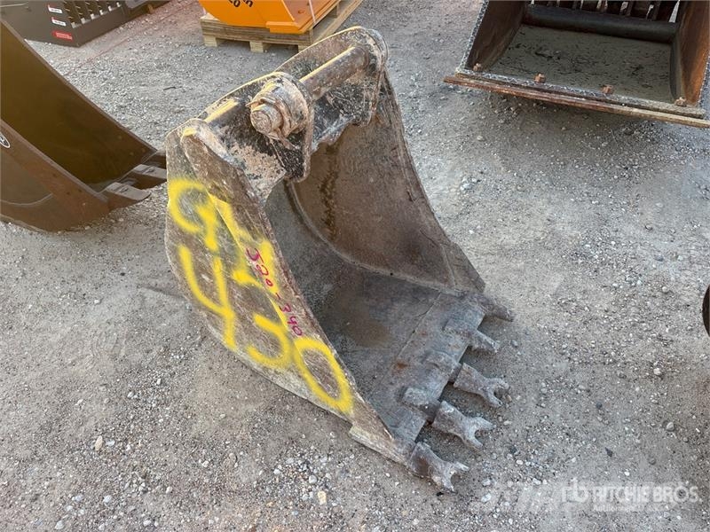 CAT 24 in Digging Backhoe Rear Bucket دلاء