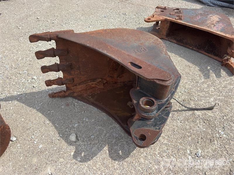 CAT 24 in Digging Excavator Bucket Baldes