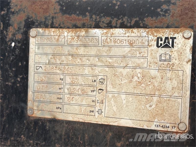 CAT 24 in Digging Excavator Bucket Baldes