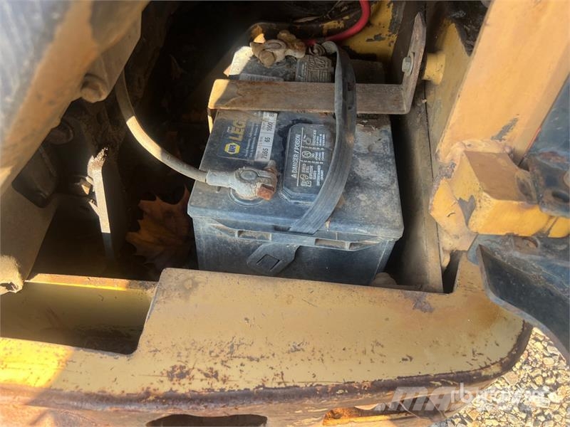 CAT 246 Mini Pale Gommate