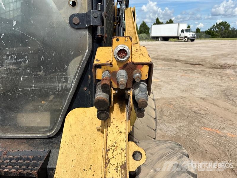 CAT 246C Chargeuse compacte
