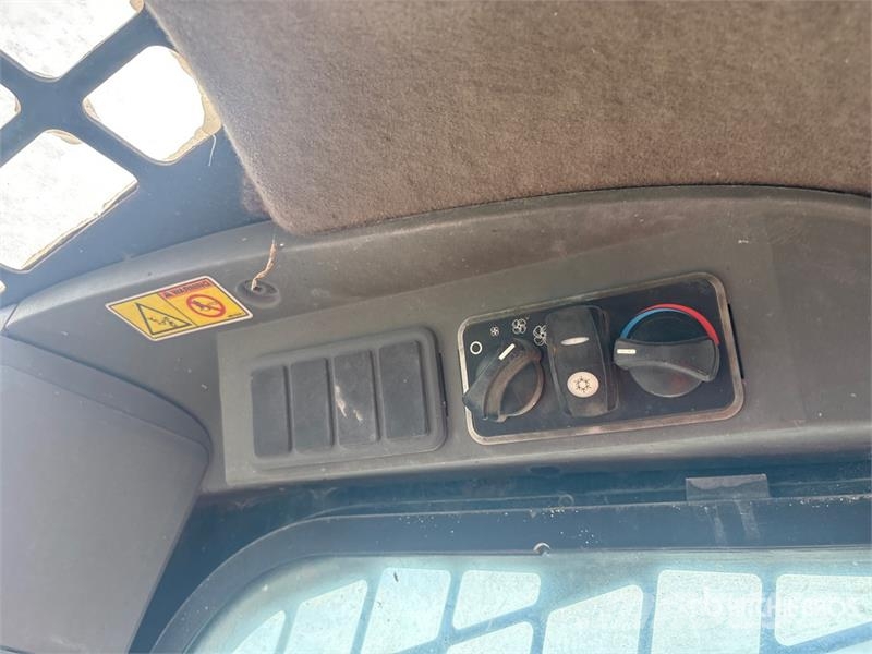 CAT 246C Chargeuse compacte