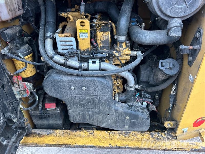 CAT 246D3 Two-Speed Skid Steer Loader Minicargadoras