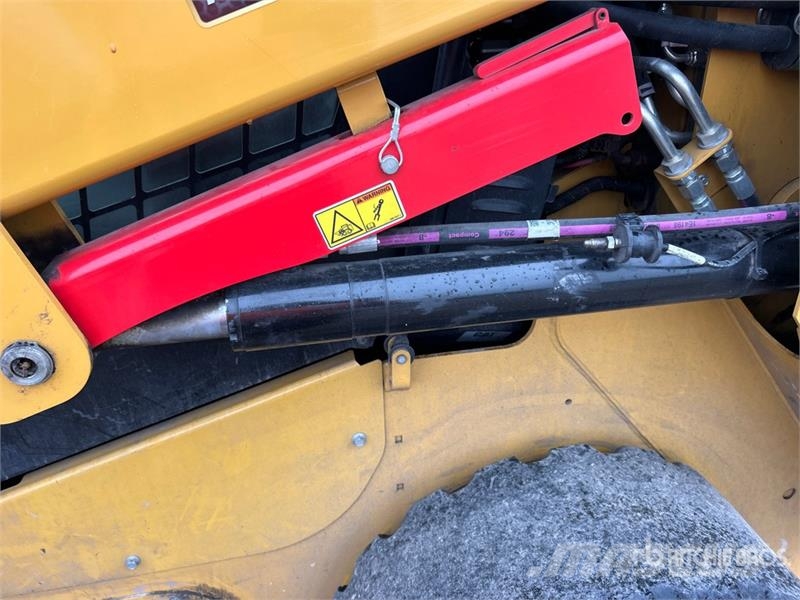 CAT 246D3 Two-Speed Skid Steer Loader Minicargadoras