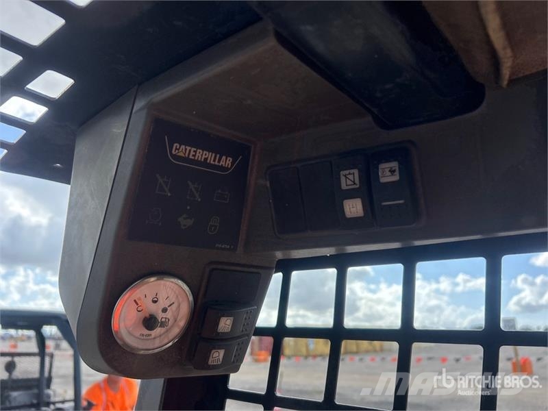 CAT 247B Kompaktrakodók