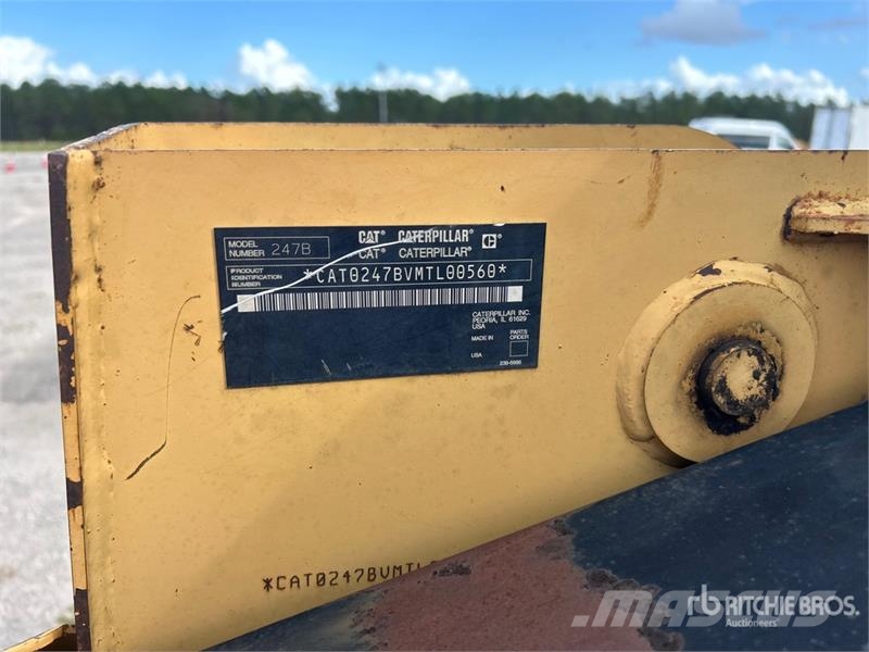 CAT 247B Kompaktrakodók
