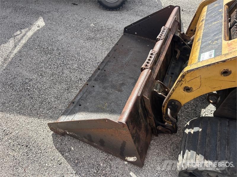 CAT 247B Kompaktrakodók
