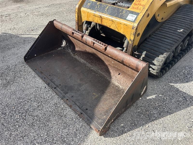 CAT 247B Kompaktrakodók