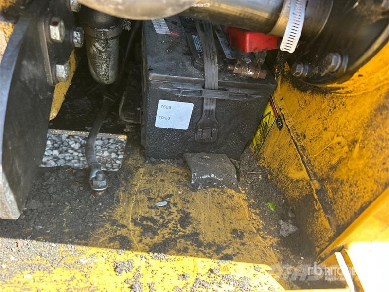 CAT 249D لوادر انزلاقية التوجيه