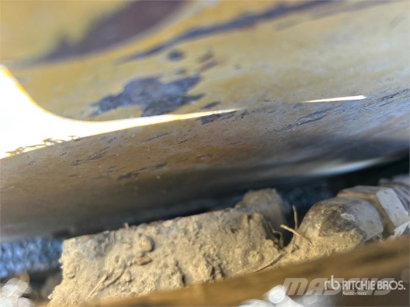 CAT 249D لوادر انزلاقية التوجيه
