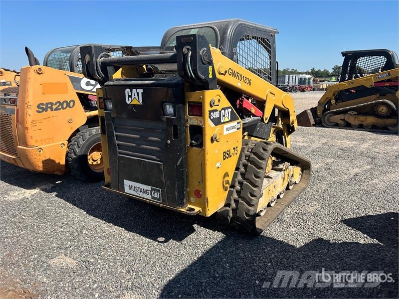 CAT 249D لوادر انزلاقية التوجيه
