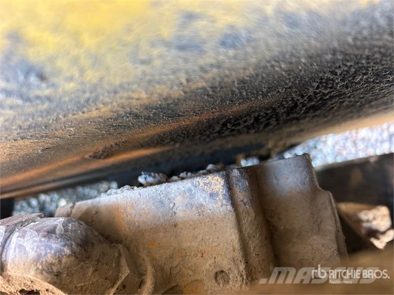 CAT 249D لوادر انزلاقية التوجيه