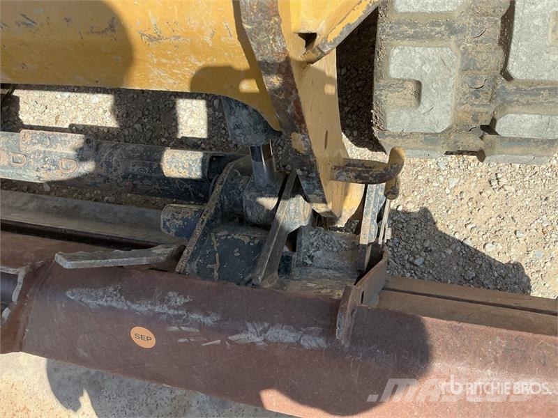 CAT 249D Skid steer mini nakladalci