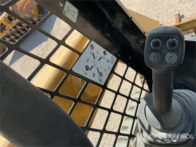 CAT 249D Skid steer mini nakladalci