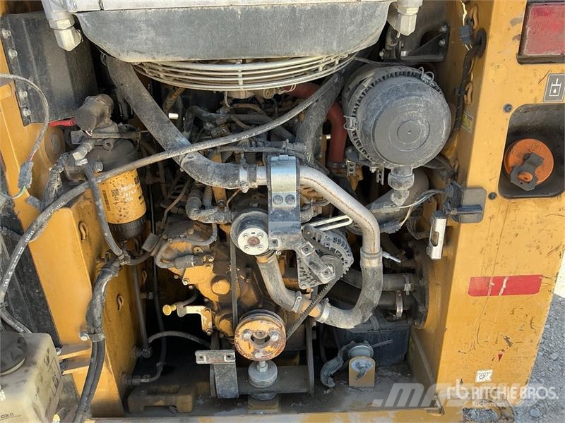 CAT 249D Skid steer mini nakladalci
