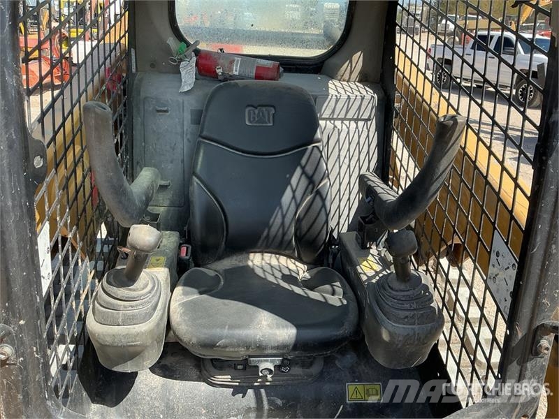 CAT 249D Skid steer mini nakladalci