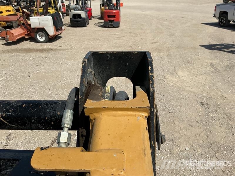 CAT 249D Skid steer mini nakladalci