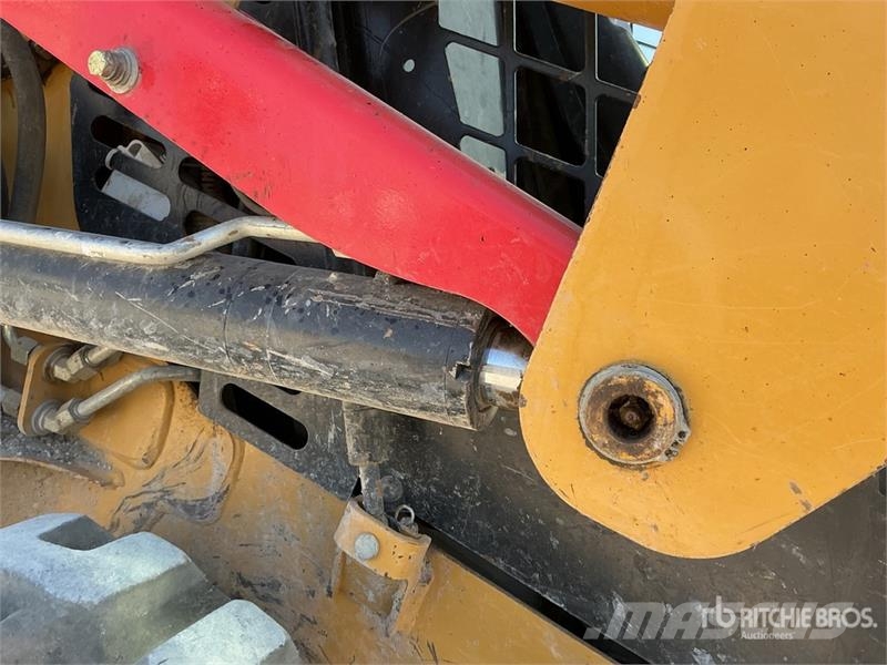 CAT 249D Skid steer mini nakladalci