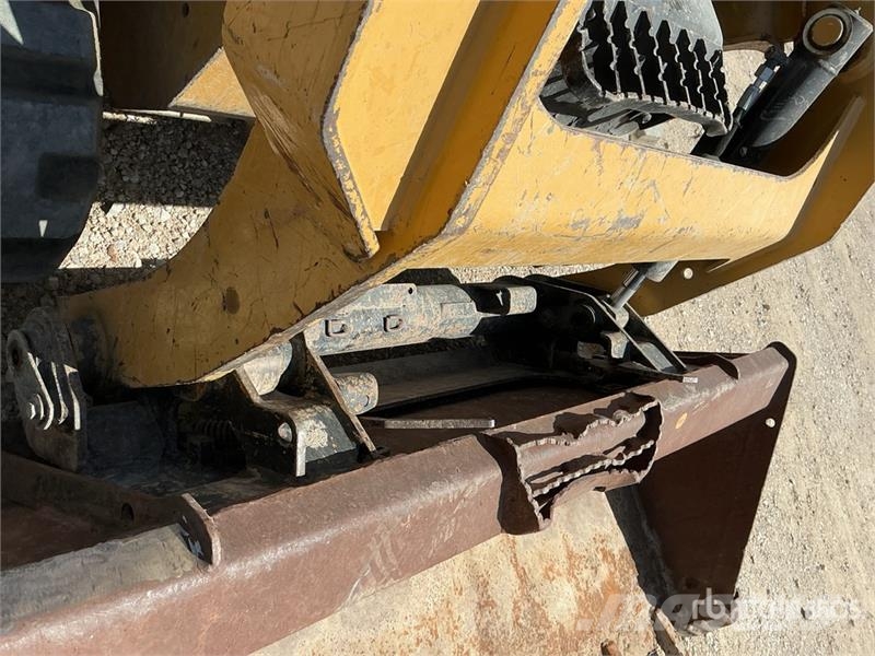 CAT 249D Skid steer mini nakladalci