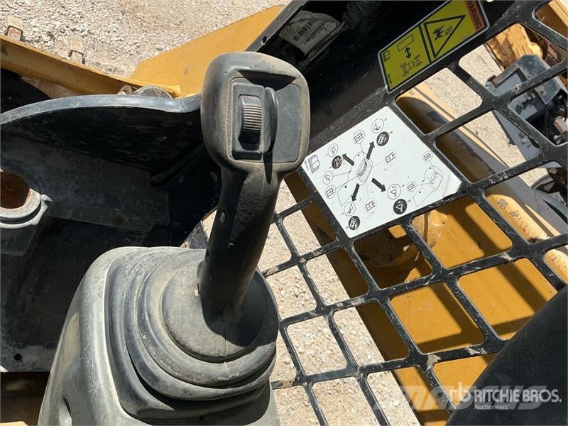 CAT 249D Skid steer mini nakladalci