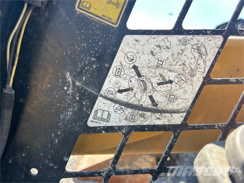CAT 249D لوادر انزلاقية التوجيه