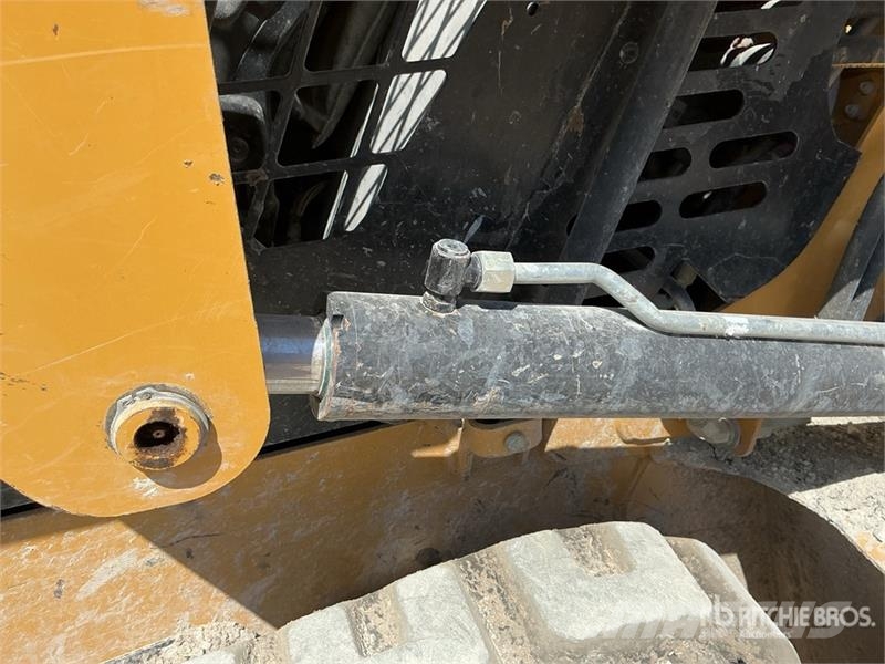 CAT 249D Skid steer mini nakladalci