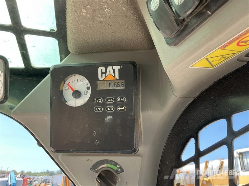 CAT 249D Skid steer mini nakladalci