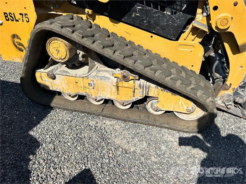 CAT 249D لوادر انزلاقية التوجيه