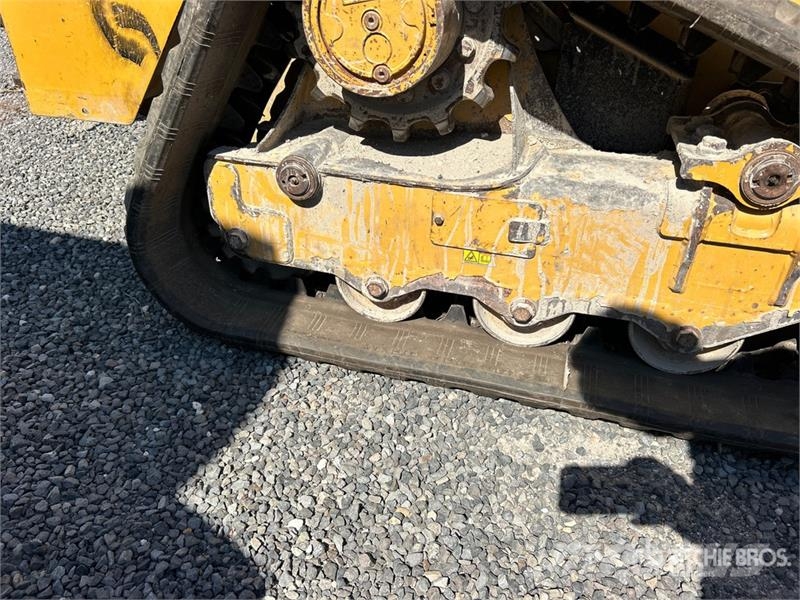 CAT 249D لوادر انزلاقية التوجيه