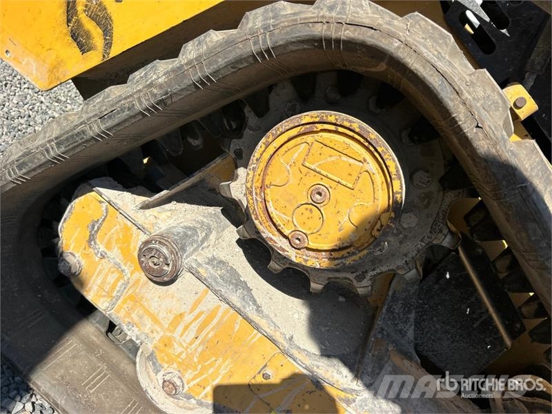 CAT 249D لوادر انزلاقية التوجيه