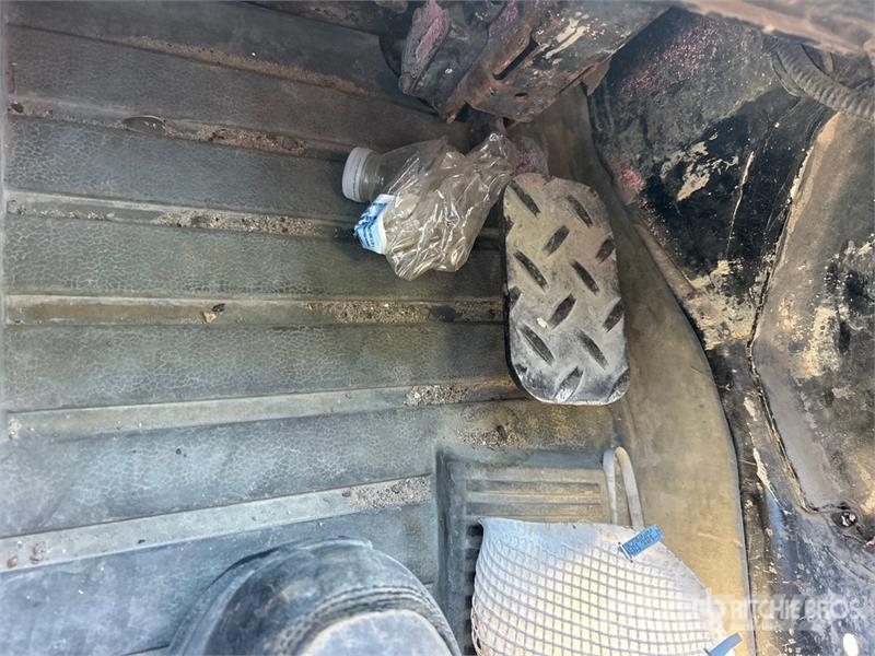 CAT 249D لوادر انزلاقية التوجيه