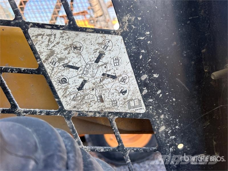 CAT 249D لوادر انزلاقية التوجيه