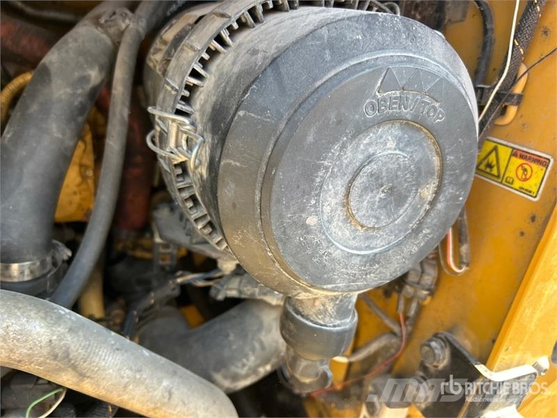 CAT 249D لوادر انزلاقية التوجيه