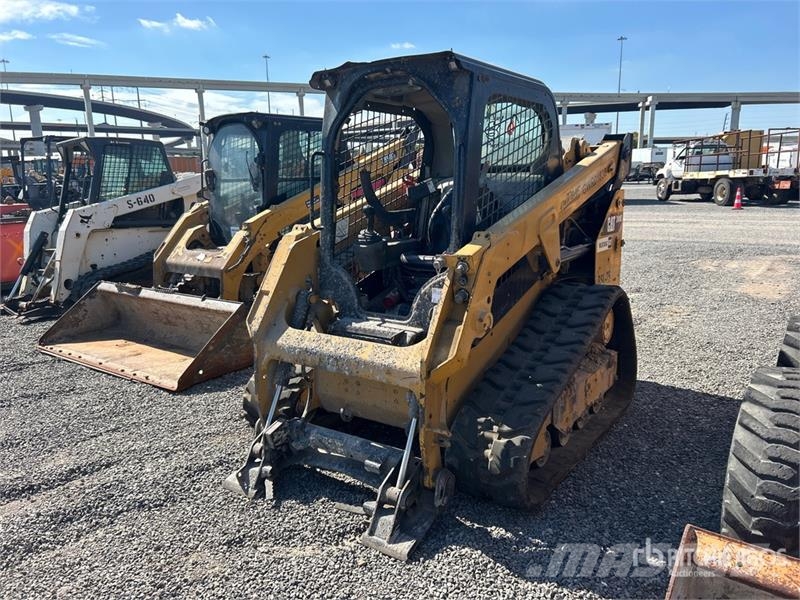 CAT 249D لوادر انزلاقية التوجيه