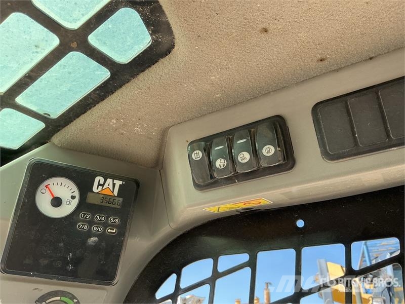 CAT 249D Skid steer mini nakladalci