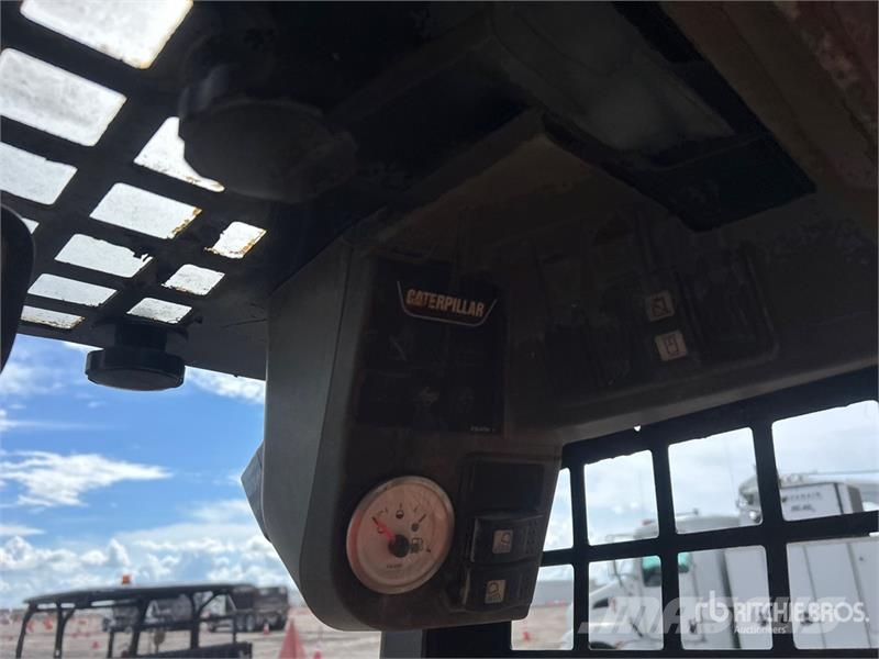 CAT 257B Compact Track Loader Skid steer mini nakladalci