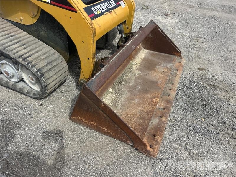 CAT 257B Compact Track Loader Skid steer mini nakladalci