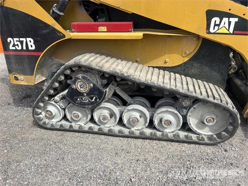 CAT 257B Compact Track Loader Skid steer mini nakladalci