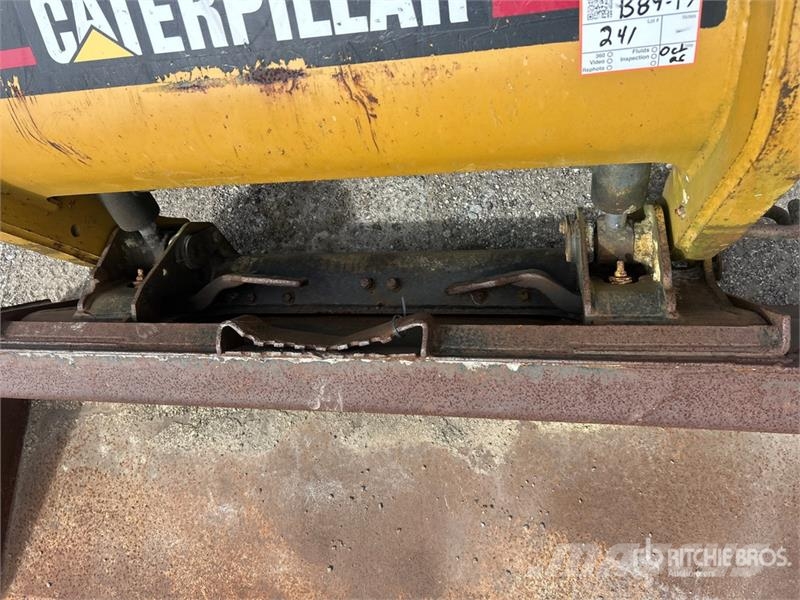 CAT 257B Compact Track Loader Skid steer mini nakladalci