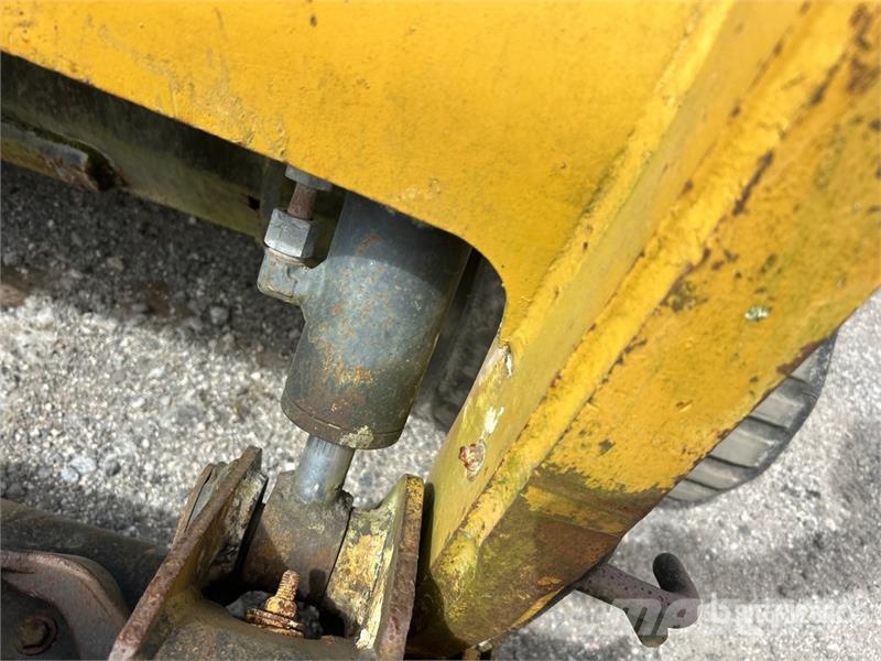 CAT 257B Compact Track Loader Skid steer mini nakladalci