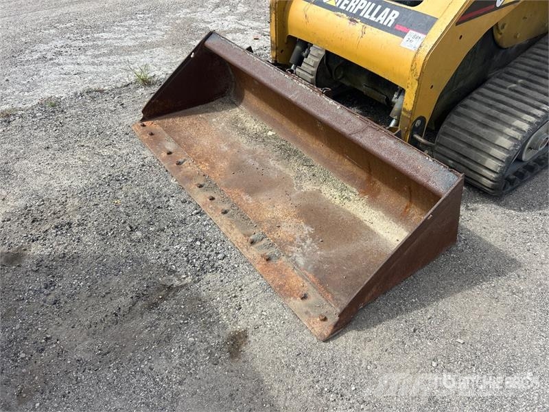 CAT 257B Compact Track Loader Skid steer mini nakladalci