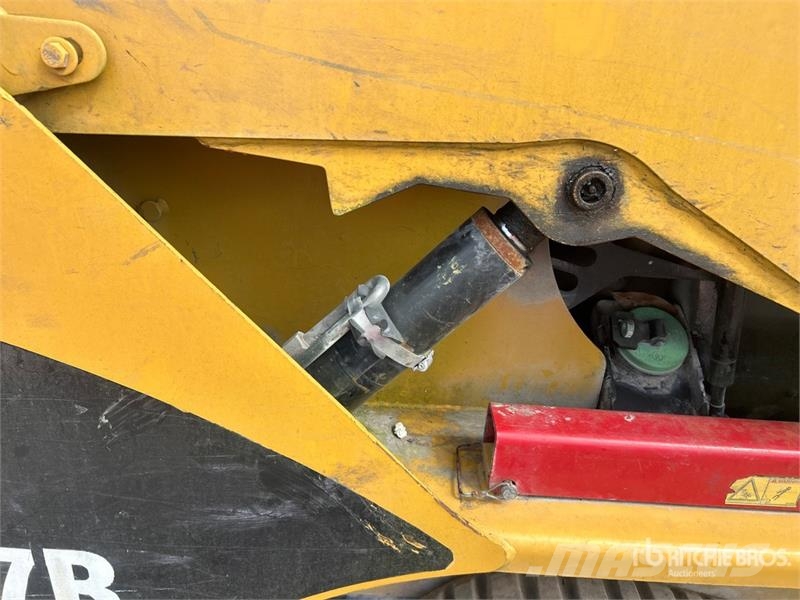 CAT 257B Compact Track Loader Skid steer mini nakladalci